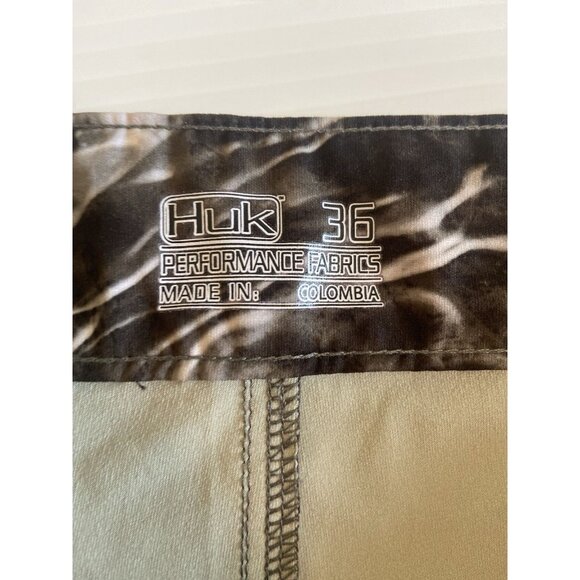Huk Mens Elements Boardshorts Fishing Swim 30+ UPF Camo Mossy Oak Size 36 - Picture 8 of 10
